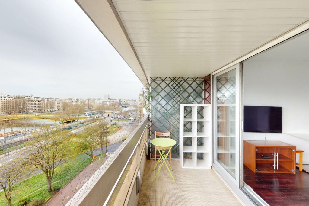 IMMOTEC studio vue Seine à vendre Paris 15ème