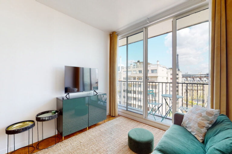 appartement location vue dégagée balcon Paris 15e