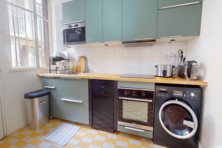 Appartement F4 à louer méublé - 4 pièces - 124m² -PARIS 75015 - ILE DE FRANCE - Agence IMMOTEC Paris