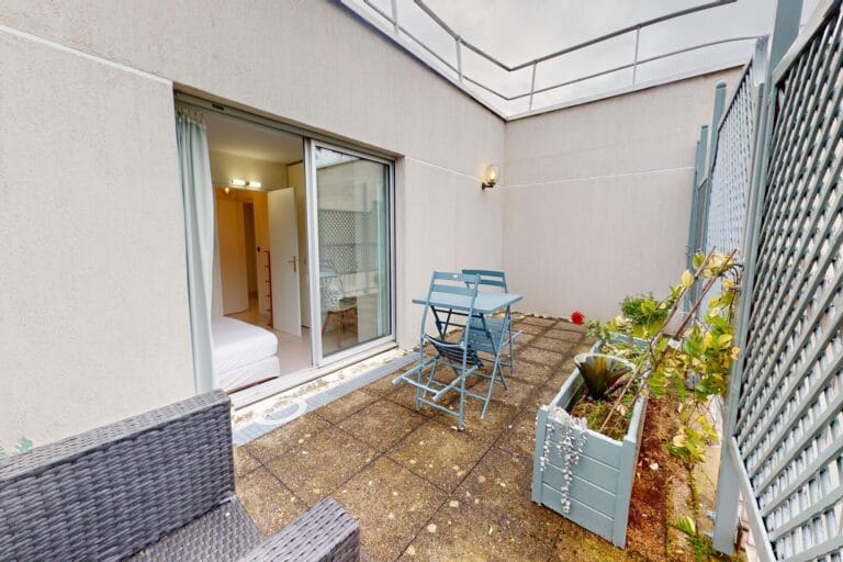 Appartement F2 à louer méublé - 2 pièces - 42m² + terrasse 16m² -PARIS 75015 - ILE DE FRANCE - Agence IMMOTEC Paris