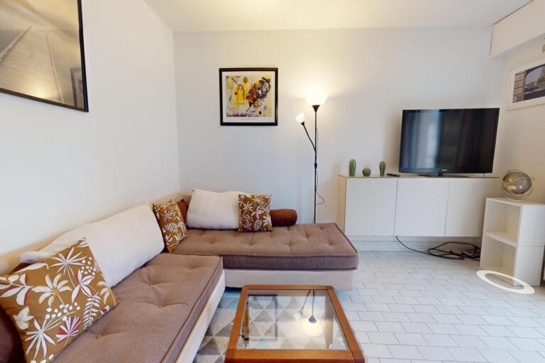 Appartement F2 à louer méublé - 2 pièces - 42m² + terrasse 16m² -PARIS 75015 - ILE DE FRANCE - Agence IMMOTEC Paris