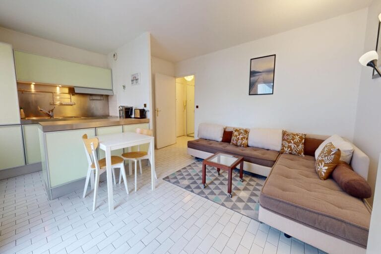 Appartement F2 à louer méublé - 2 pièces - 42m² + terrasse 16m² -PARIS 75015 - ILE DE FRANCE - Agence IMMOTEC Paris