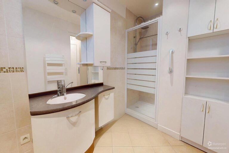 Art-Deco-09082025_163103_defurnished_resized