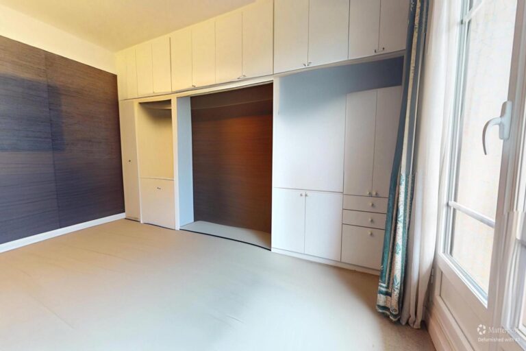 Art-Deco-09082025_163259_defurnished_resized