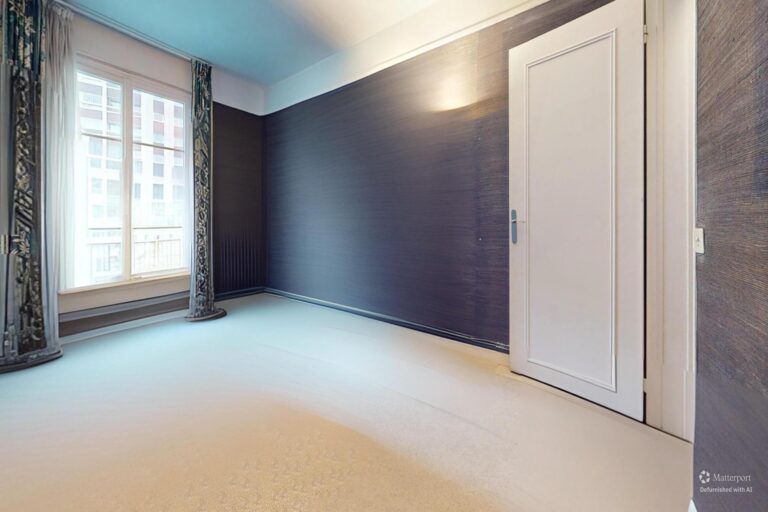 Art-Deco-Bedroom-Defurnished 2_resized