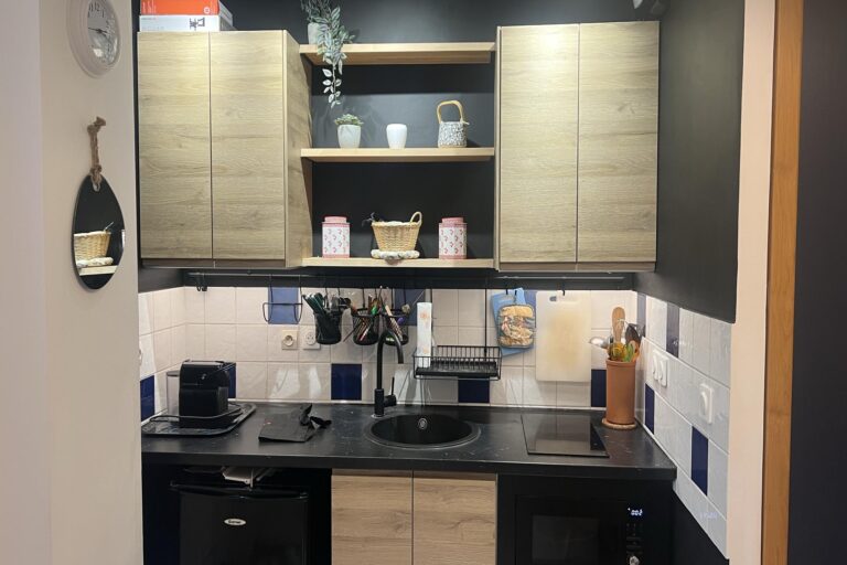 Studio meublé 14,8 m² Trocadéro – Immeuble de prestige