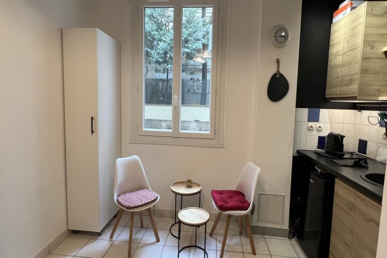 Studio meublé 14,8 m² Trocadéro – Immeuble de prestige