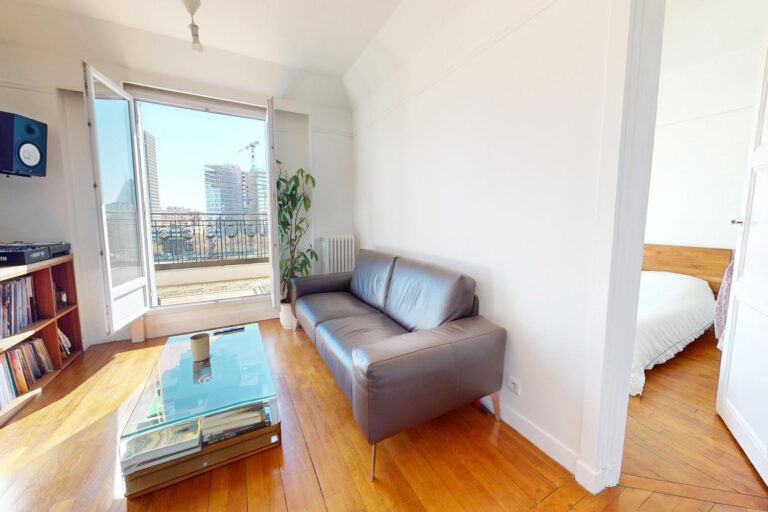 EiffelSeine-03182026_151829_resized