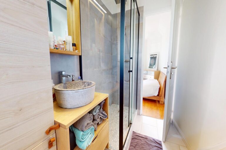 EiffelSeine-03182026_152052_resized